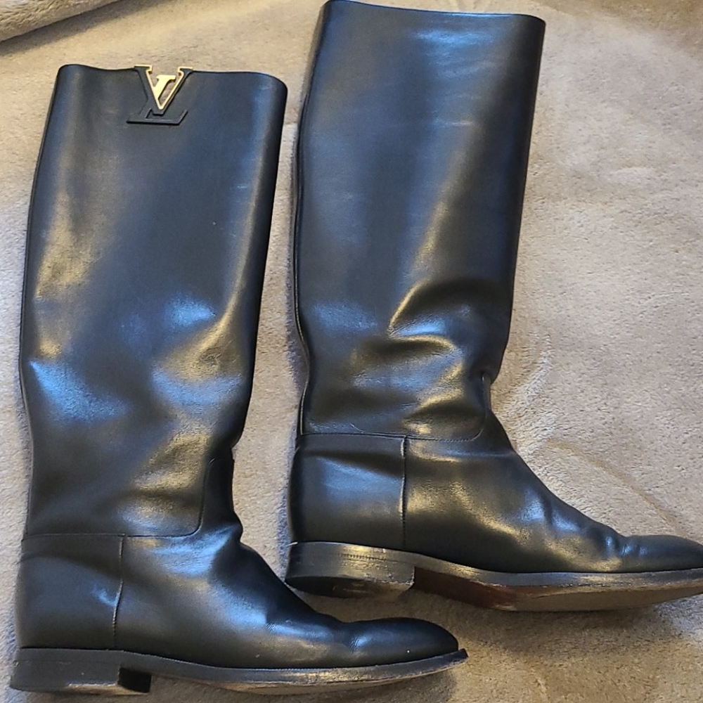 Riding boots